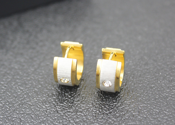 China baumeln Gold überzogener Edelstahl 18K Ohrring-Bergkristall Kristall-Huggie-Band fournisseur