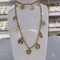 Altgriechische Halskette aus 18 Karat vergoldetem Edelstahl mit großem Quastenanhänger