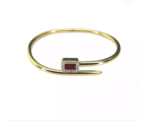 Rotes Goldedelstahl-Luxusarmband Ruby Diamond Studded Nail Bracelets 24k