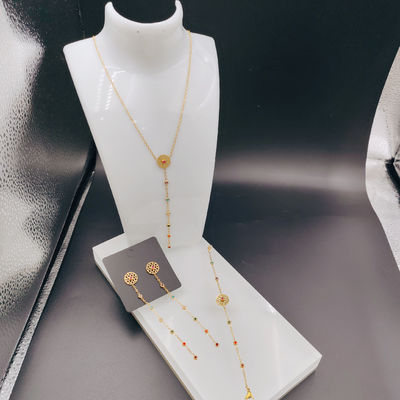 Neue Ankunft Trendy Lines Neueste Gold Farbe Ehrring, Halskette, Armband Sets für Dame